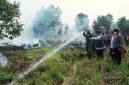 Danrem 101/Ant Brigjen TNI Ilham Yunus, S.Sos, M.Si, bersama Gubernur Kalsel H. Muhidin dan Kepala Staf Angkatan Laut (KASAL) Laksamana TNI Dr. Muhammad Ali padamkan Karhutla di wilayah Guntung Damar, Banjarbaru, Sabtu (22/8/2026) (SuarIndonesia/Ist)