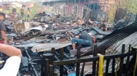 Rumah di Jalan Prona IV Gang Ridha RT 35 RW 02 Banjarmasin Selatan, yang terbakar,, Senin (24/8/2026) subuh. (SuarIndonesia/DO)