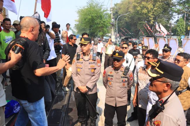 Sejumlah massa dari Alalak Utara 