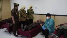 Kegiatan sosial kemanusiaan donor darah dilaksnakan jajaran  Kejaksaan Tinggi Kalimantan Selatan (Kejati Kalsel), Senin, (31/8/2026). (SuarIndonesia/Ist)