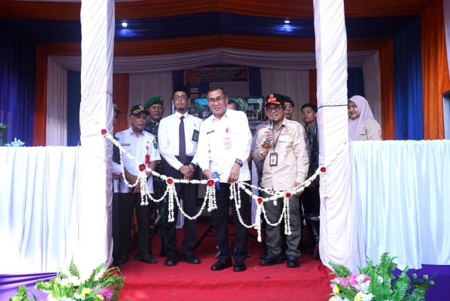 Badan Penanggulangan Bencana Daerah (BPBD) Kabupaten Balangan meluncurkan Rumah Panggung Evakuasi Aman Bencana Berbasis Kemitraan (Bapangku Bamitra) di Desa Pupuyuan, Kecamatan Lampihong, Rabu (8/7/2026). Peresmian Bapangku Bamitra dilakukan oleh Asisten Bidang Pemerintahan dan Kesejahteraan Rakyat Sekretariat Daerah Kabupaten Balangan, Aidinnor. Foto : MC Balangan
