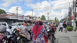 Antrean panjang di salah satu SPBU Kotawaringin Barat. (Foto: detikKalimantan/Sigit P)