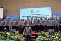 M Syarifuddin (depan kanan) bersama jajarang pengurus usai dilantik sebagai Ketua KORMI Kalsel. Foto : Istimewa