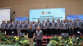 M Syarifuddin (depan kanan) bersama jajarang pengurus usai dilantik sebagai Ketua KORMI Kalsel. Foto : Istimewa