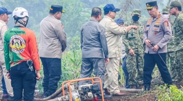 Presiden Prabowo Subianto telah meninjau langsung upaya pemadaman karhutla di Kalimantan Barat, Sabtu (22/8/2026) (SuarIndonesia/Repro)