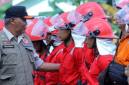 Kepala BPBD Kotawaringin Timur Multazam bersama Masyarakat Pemadam Api. (Foto: Dok BPBD Kotim)