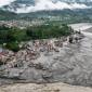 Lumpur penuhi permukiman di Nepal usai banjir bandang. (Foto: REUTERS/Navesh Chitrakar)