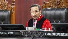 Ketua Mahkamah Konstitusi (MK) Suhartoyo memimpin sidang pembacaan putusan terhadap 17 perkara pengujian undang-undang di Gedung Mahkamah Konstitusi, Jakarta, Jumat (28/8/2026). (Foto: Antara/Rivan Awal L)