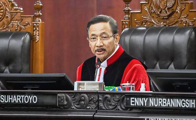 Ketua Mahkamah Konstitusi (MK) Suhartoyo memimpin sidang pembacaan putusan terhadap 17 perkara pengujian undang-undang di Gedung Mahkamah Konstitusi, Jakarta, Jumat (28/8/2026). (Foto: Antara/Rivan Awal L)