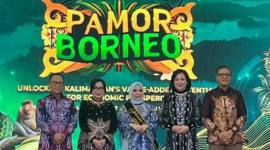 Ketua Dekranasda Kalsel, Hj. Fathul Jannah Muhidin saat menghadiri kegiatan Pamor Borneo 2026. Foto : istimewa