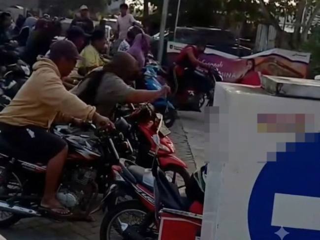 Viral 'Start MotoGP' di SPBU Pangkalan Bun, Kotawaringin Barat. (Foto: Istimewa)