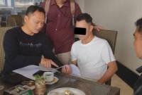 WNA Vietnam ditangkap di Pontianak diduga terlibat dalam jaringan perdagangan ilegal sisik trenggiling. (Foto: HO-Kemenhut)