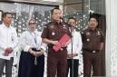 Koordinator Tim 9 sekaligus Jaksa Agung Muda Bidang Pengawasan (Jamwas) Rudi Margono (tengah) berbicara dalam konferensi pers di Gedung Jampisus Kejaksaan Agung, Jakarta, Selasa (15/9/2026). (Foto: Antara/Nadia Putri R)