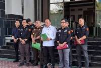 Kepala Pusat Penerangan Hukum (Kapuspenkum) Kejaksaan Agung Anang Supriatna (tengah) memberikan keterangan pers di Gedung Kejari Jakarta Pusat, Jakarta Pusat, Selasa (29/9/2026). (Foto: Antara/Nadia Putri R)