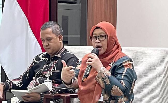 Direktur Perizinan dan Akreditasi Haji Khusus dan Umrah Kemenhaj Atty Novyanty saat konferensi pers di Jakarta, Selasa (29/9/2026). (Foto: Antara/Asep Firmansyah)