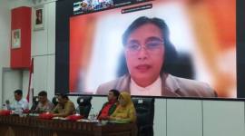 Staf Ahli Menteri Kehutanan Bidang Perubahan Iklim Prof Haruni Krisnawati saat kegiatan rapat koordinasi pencegahan karhutla Provinsi Bengkulu, di Bengkulu, Selasa (1/9/2026). (Foto: Antara/Boyke Ledy W)