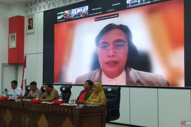 Staf Ahli Menteri Kehutanan Bidang Perubahan Iklim Prof Haruni Krisnawati saat kegiatan rapat koordinasi pencegahan karhutla Provinsi Bengkulu, di Bengkulu, Selasa (1/9/2026). (Foto: Antara/Boyke Ledy W)