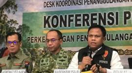 Direktur Tindak Pidana Tertentu Bareskrim Polri Brigjen Pol Mohammad Irhamni (kanan) memberikan keterangan dalam konferensi pers perkembangan penanganan kebakaran hutan dan lahan (karhutla) di Jakarta, Selasa (29/9/2026). (Foto: Antara/Devi Nindy)