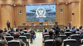 Wakil Ketua DPR RI Saan Mustopa bersama Wakil Ketua DPR RI Cucun Ahmad Syamsurijal saat menerima audiensi sejumlah serikat buruh di kompleks parlemen, Jakarta, Selasa (29/9/2026). (Foto: Antara/Bagus Ahmad R)