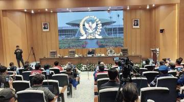 Wakil Ketua DPR RI Saan Mustopa bersama Wakil Ketua DPR RI Cucun Ahmad Syamsurijal saat menerima audiensi sejumlah serikat buruh di kompleks parlemen, Jakarta, Selasa (29/9/2026). (Foto: Antara/Bagus Ahmad R)