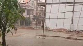 Kondisi hujan di Jalan Rajawali, Kecamatan Pontianak Kota, Kota Pontianak, pada Jumat (4/9/2026) sore. (Foto; Antara/Dedi)