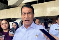 Kepala Bapanas sekaligus Menteri Pertanian Andi Amran Sulaiman menjawab pertanyaan awak media ditemui usai rapat kerja dengan Komisi IV DPR RI di Jakarta, Rabu (16/9/2026). (Foto: Antara/Harianto)