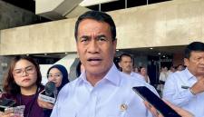 Kepala Bapanas sekaligus Menteri Pertanian Andi Amran Sulaiman menjawab pertanyaan awak media ditemui usai rapat kerja dengan Komisi IV DPR RI di Jakarta, Rabu (16/9/2026). (Foto: Antara/Harianto)