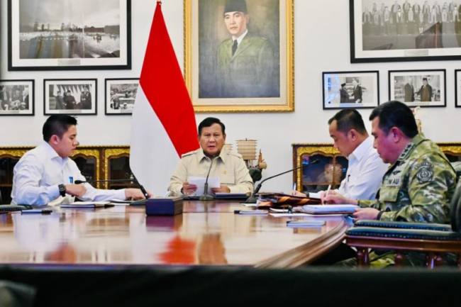 Presiden Prabowo Subianto memimpin rapat terbatas penanganan sejumlah bencana di Indonesia secara virtual di Jakarta, Senin (7/9/2026). (Foto: HO-BPMI Sekretariat Presiden)