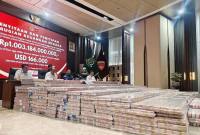 Jampidsus Kejaksaan Agung menggelar konferensi pers mengenai penyitaan uang senilai Rp1,003 triliun dan 166 ribu dolar AS dari PT PSMI terkait dugaan korupsi penggunaan dan pemanfaatan kawasan hutan untuk perkebunan oleh perusahaan tersebut di areal PT Inhutani V Lampung di Gedung Jampidsus Kejaksaan Agung, Jakarta, Kamis (10/9/2026). (Foto: Antara/Nadia Putri R)