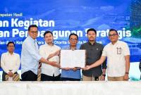 Persetujuan PPS tiga paket pekerjaan infrastruktur jalan 2026-2027, serta tujuh paket proyek peningkatan jalan KIPP 1B-1C 2025 yang telah selesai 100 persen diserahterimakan Kejagung kepada Otorita IKN. (Foto: HO-Humas OIKN)
