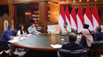 Presiden Prabowo Subianto melakukan wawancara dengan sejumlah media nasional dalam program 