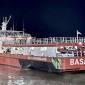 KN SAR Kamajaya berangkat membawa 89 personel untuk melaksanakan operasi SAR hari kedelapan pada Minggu (20/9) setelah rapat evaluasi operasi hari ketujuh kecelakaan KM Virgo Transport 8, di Pelabuhan Trisakti, Banjarmasin, Kalimantan Selatan, Sabtu (19/9/2026) malam. (Foto: Antara)