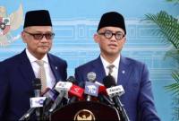 Menteri Haji dan Umrah Mochamad Irfan Yusuf (kiri) bersama Wakil Menteri Haji dan Umrah Dahnil Anzar Simanjuntak memberikan keterangan pers seusai menghadap Presiden Prabowo Subianto di Istana Kepresidenan RI, Jakarta, Senin (28/9/2026). (Foto: Antara/Irfansyah Nasution)