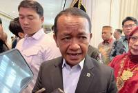 
Menteri Energi dan Sumber Daya Mineral (ESDM) Bahlil Lahadalia memberi keterangan setelah acara Innovation Technology for Social and Environmental Awards (InTechSEA) yang digelar di Jakarta, Senin (14/9/2026). (Foto: Antara/Putu Indah S)
