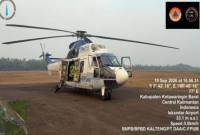 Helikopter tipe Super Puma AS332L saat tiba di Bandar Udara Iskandar. (Foto: HO-BPBD Kobar)