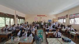 Tim Pasis Dikreg LVI Sesko TNI saat pada saat edukasi. siswa (SuarIndonesia/Ist)  