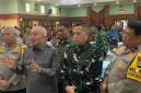 Di sela Rakor Pembagian Tugas Satgas Karhutla Kalsel di Gedung Idham Chalid, Banjarbaru. (SuarIndonesia/Ist)