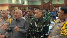 Di sela Rakor Pembagian Tugas Satgas Karhutla Kalsel di Gedung Idham Chalid, Banjarbaru. (SuarIndonesia/Ist)