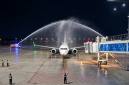 Pesawat Boeing 737-800 Batik Air Malaysia tiba di Bandara Internasional Syamsudin Noor dengan membawa 88 penumpang, Minggu (20/9/2026) malam. (SuarIndonesia/Ist)