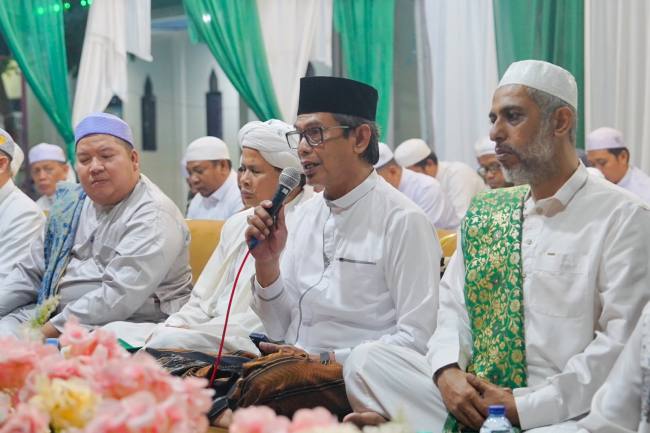 Wakil Bupati Balangan, Akhmad Fauzi, saat menghadiri, Peringatan Maulid Nabi Muhammad SAW 1448 H di Pondok Pesantren Nurul Muhibbin Halong, Kecamatan Halong, Minggu (20/9/2026). (SuarIndonesia/Adv)