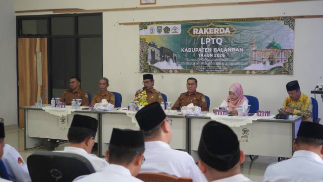 Wakil Bupati Balangan sekaligus Ketua LPTQ Kabupaten Balangan, Akhmad Fauzi dalam Rapat Kerja Daerah (Rakerda) yang digelar Aula Kantor Kecamatan Juai, Senin (28/9/2026). (SuarIndonesia/Adv
