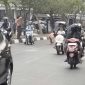 Ceceran solar, khususnya di Jalan Antasari, persisnya depan Rumah Sakit (RS) Sari Mulia, banyak pengedara terjatuh, Selasa (29/9/2026) sekitar pukul 14.30 WITA. (SuarIndonesia/ZII