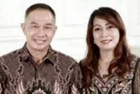 Helianto (55) dan Novika Liana (43), penumpang KM Virgo Transport 8. (Foto: Istimewa)