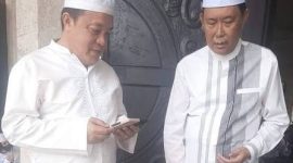 Rosehan Noor Bahri, (kiri)  dan Rudy Ariffin yang semasanya penuh keakraban- kemesraan, karena mantan penjabat pemerintah. (SuarIndonesia/Repro
 