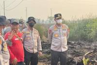 Kapolda Kalteng Irjen Iwan Kurniawan tinjau karhutla di Palangka Raya. (Foto: HO-Polda Kalteng)