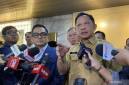 
Menteri Dalam Negeri Tito Karnavian (kanan) menjawab pertanyaan wartawan di kompleks parlemen, Jakarta, Senin (14/9/2026). (Foto: Antara/Fath Putra M)