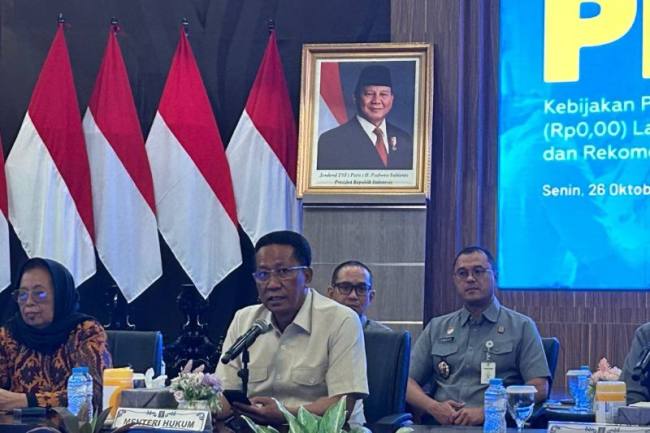 Menteri Hukum Supratman Andi Agtas dalam konferensi pers di Jakarta, Senin (26/10/2026). (Foto: Antara/Laily Rahmawaty)