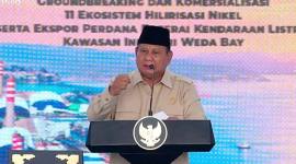Presiden Prabowo menyampaikan pidato pada peluncuran ekspor perdana baterai kendaraan listrik dan 11 proyek industri di kawasan Indonesia Weda Bay Industrial Park (IWIP), Halmahera Tengah, Maluku Utara, Kamis (8/10/2026). (Foto: YouTube @Sekretariat Presiden)