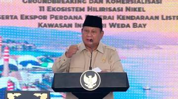 Presiden Prabowo menyampaikan pidato pada peluncuran ekspor perdana baterai kendaraan listrik dan 11 proyek industri di kawasan Indonesia Weda Bay Industrial Park (IWIP), Halmahera Tengah, Maluku Utara, Kamis (8/10/2026). (Foto: YouTube @Sekretariat Presiden)