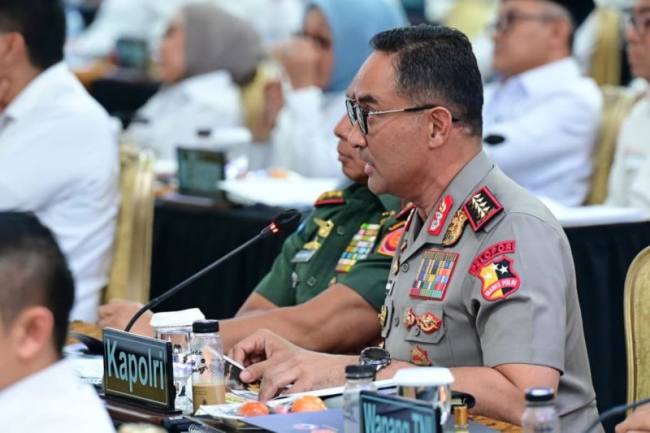 Kepala Kepolisian Negara Republik Indonesia (Kapolri) Jenderal Pol Suyudi Ario Seto menyampaikan laporan kepada Presiden Prabowo Subianto pada Sidang Kabinet Paripurna (SKP) Dua Tahun Pertama Pemerintahan Kerja Nyata untuk Negeri di Kompleks Istana Kepresidenan, Jakarta, Rabu (21/10/2026). (Foto: HO-BPMI Sekretariat Presiden)
